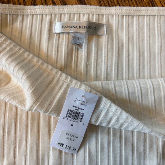 Banana Republic Off the Shoulder Ribbed Top in Ivory - Picture 2 of 6